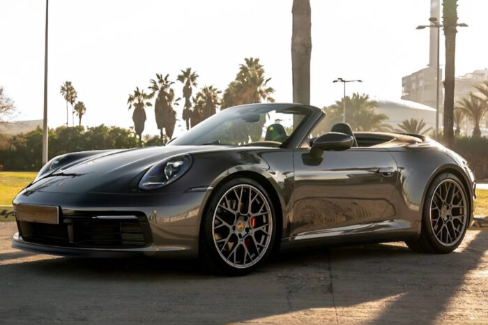 Alquilar Porsche 992 Carrera S Cabrio Gris