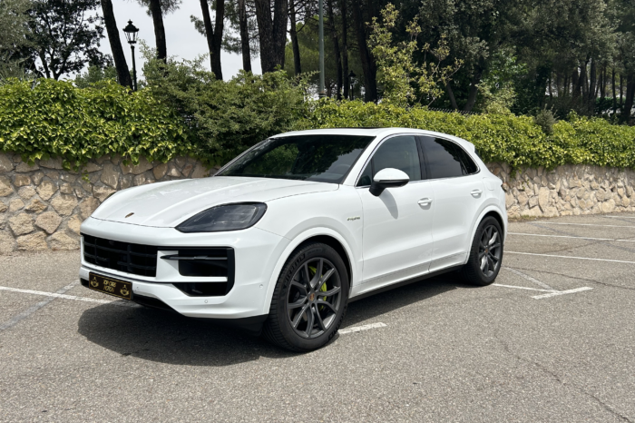 Alquilar Porsche Cayenne E-Hybrid